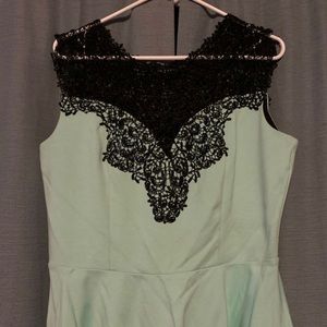 City chic peplum top